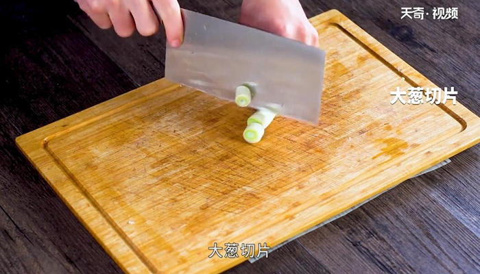 客家支竹焖牛腩做法步骤：3