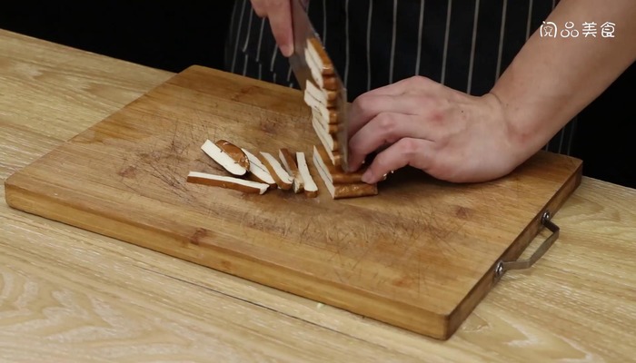 苦瓜炒豆干做法步骤：3