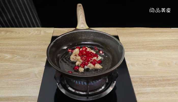 苹果鸡丁做法步骤：6