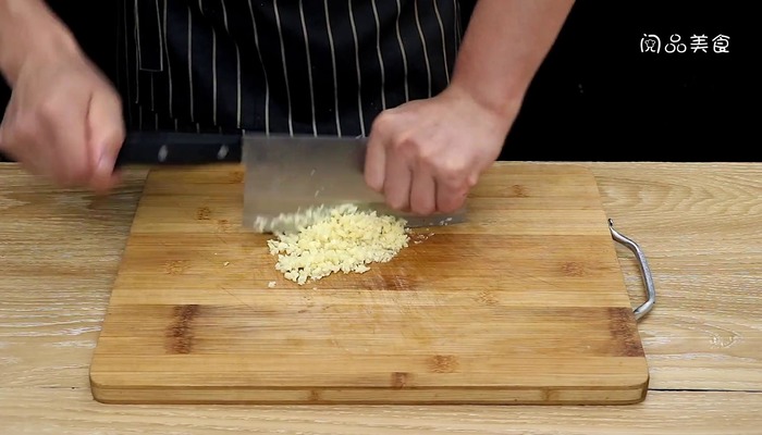 金蒜蒸牡蛎做法步骤：3