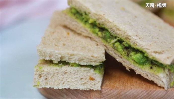牛油果三明治