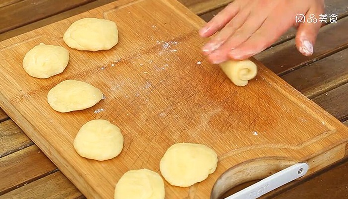 酥皮月饼做法步骤：17
