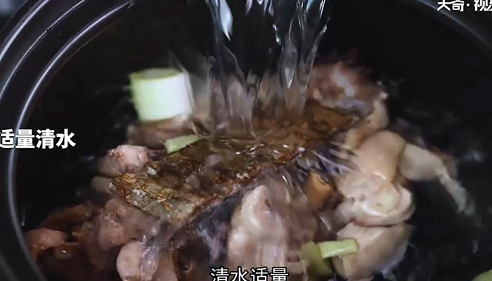 杜仲炖鸡汤做法步骤：7