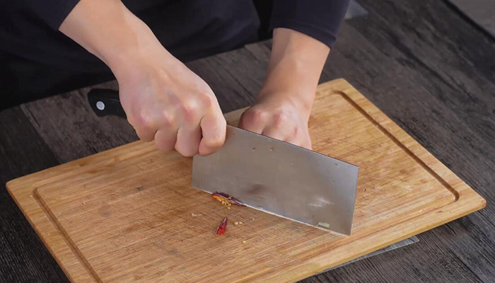 烤三文鱼头做法步骤：1