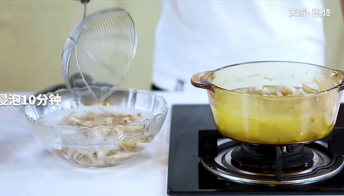 泡椒鸡爪做法步骤：6