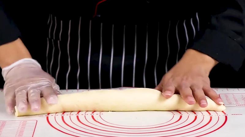 炸油条做法步骤：3