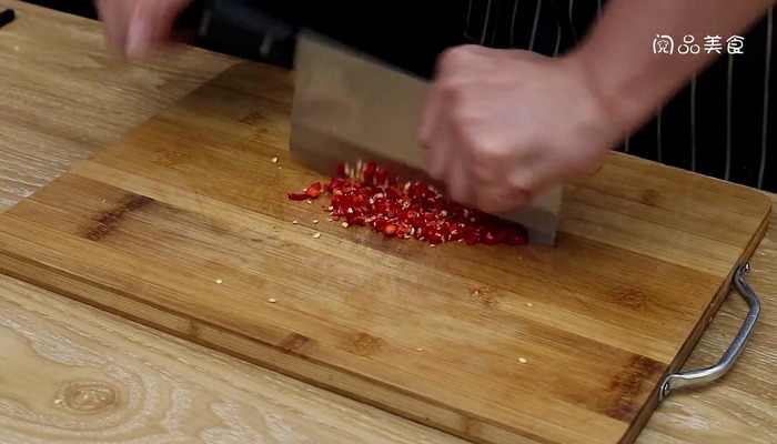 金蒜蒸牡蛎做法步骤：5