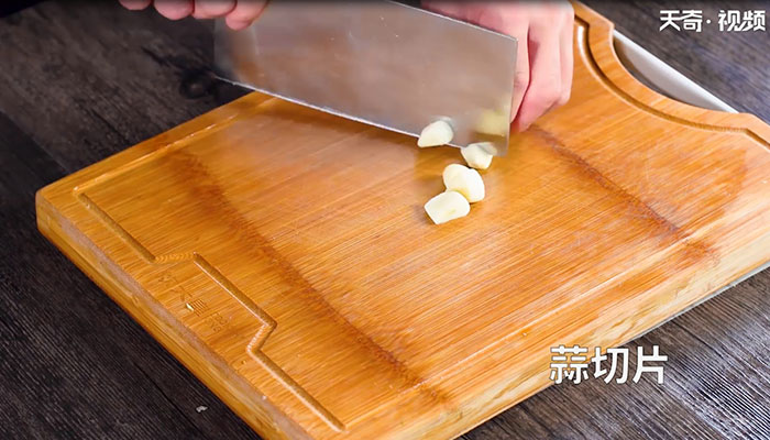 降龙鸡爪做法步骤：2