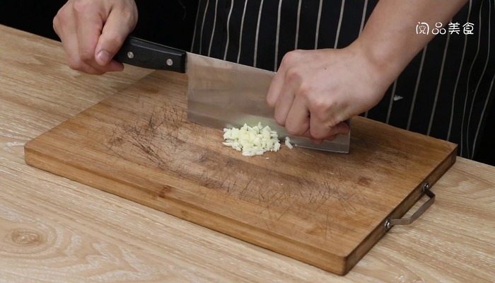 韭菜炒豆干做法步骤：5