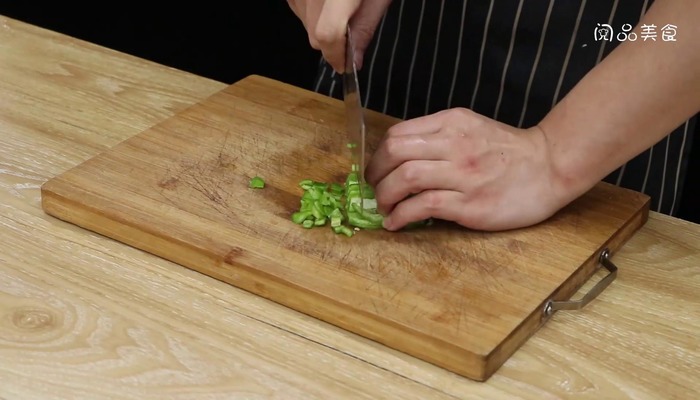 金华火腿什锦黄金炒饭做法步骤：4