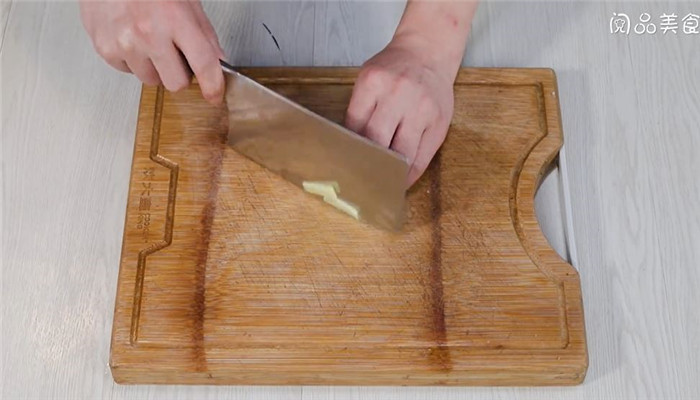 剔骨肘子做法步骤：2