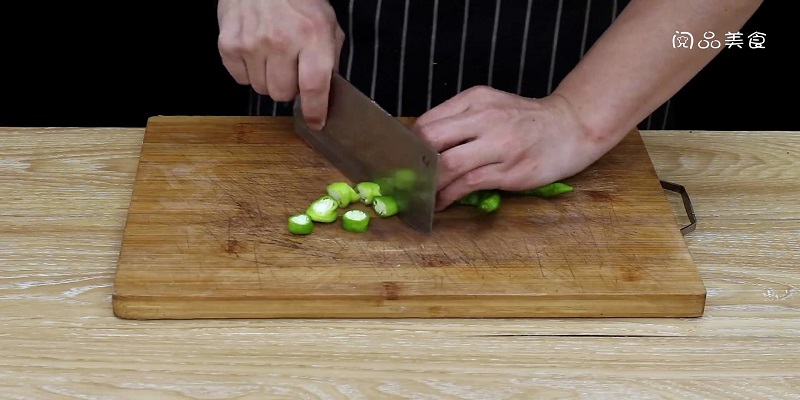 脆炒鱼肚做法步骤：5