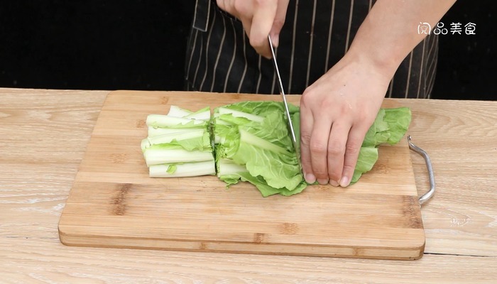 东北腌酸菜做法步骤：2