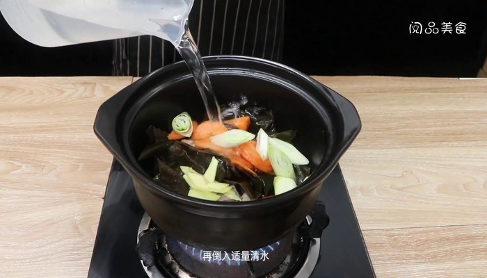 海带排骨汤做法步骤：9