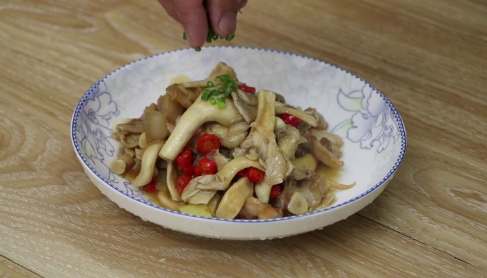 蘑菇炒肉做法步骤：12