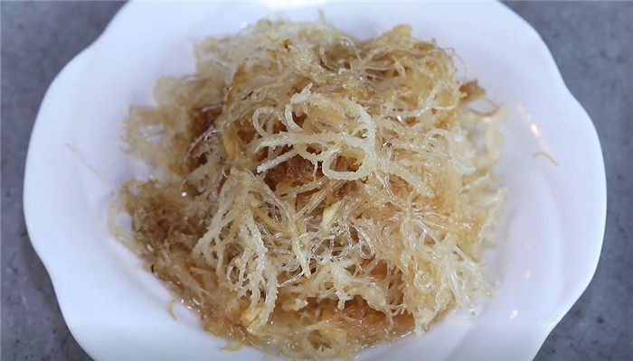 龙须菜炒粉丝做法步骤：5