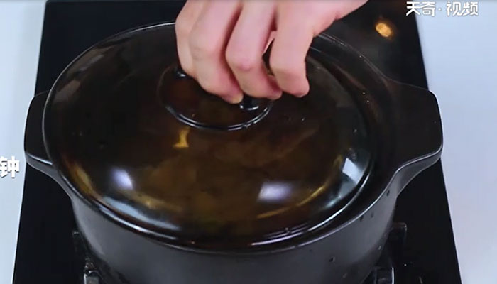 当归炖鸡汤做法步骤：9