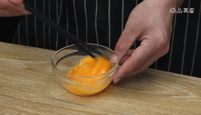 爆浆芝士吐司卷做法步骤：4