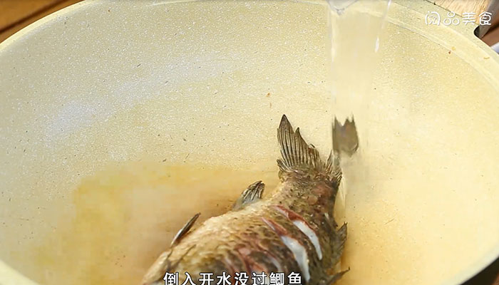 炖鱼汤做法步骤：5